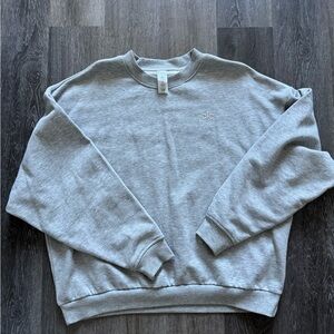 ALO Yoga Light Gray Crewneck Accolade Sweater Large